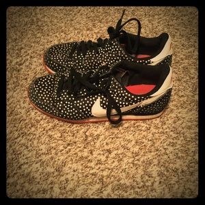 Nike tennis shoes